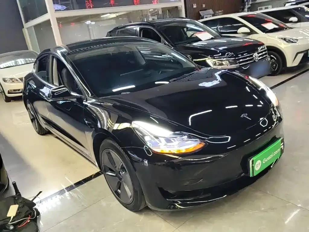 Tesla Model 3 — фото 10