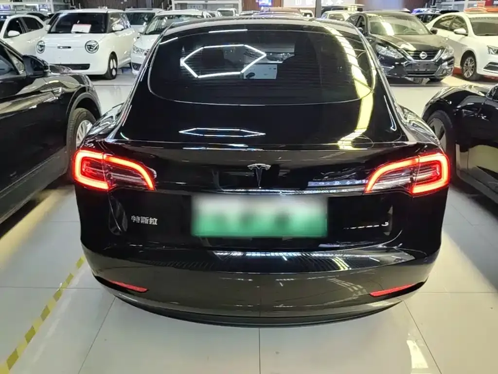 Tesla Model 3 — фото 6