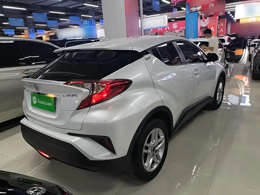 Toyota C-HR 2023 из CN, фото 6