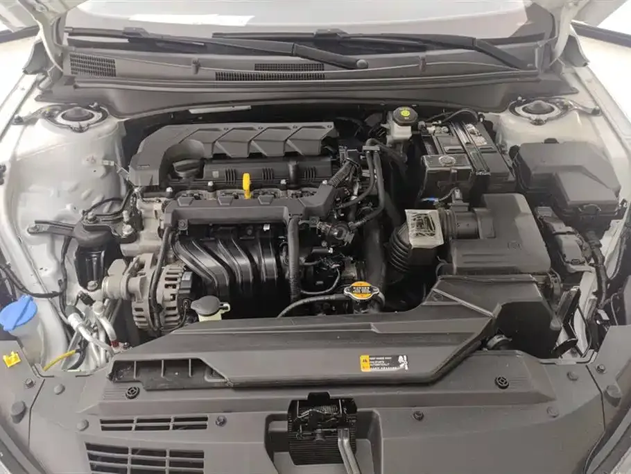 Hyundai Elantra 2023 из CN, фото 10