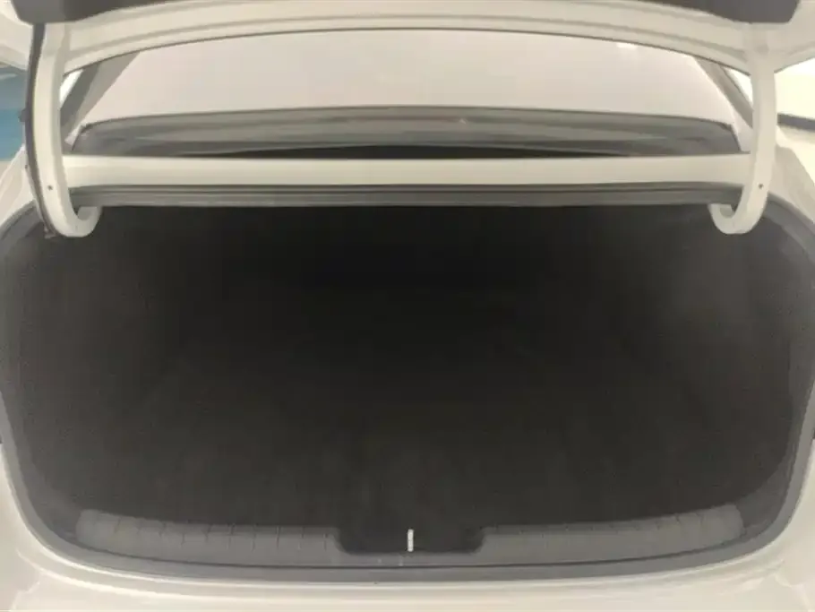 Hyundai Elantra 2023 из CN, фото 2