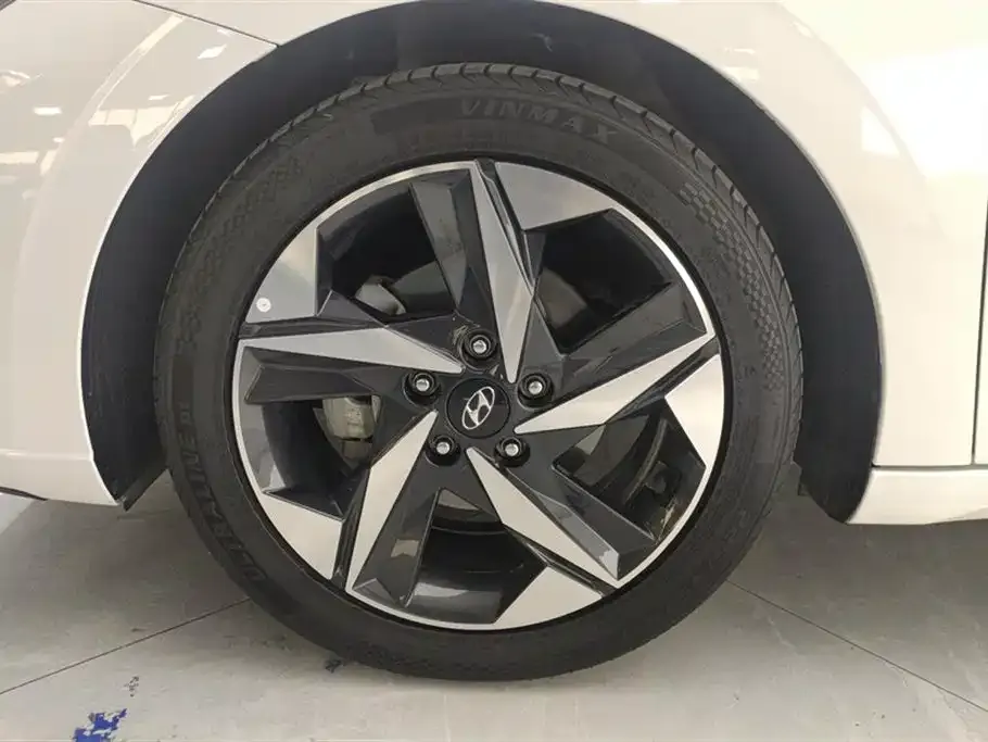 Hyundai Elantra 2023 из CN, фото 7