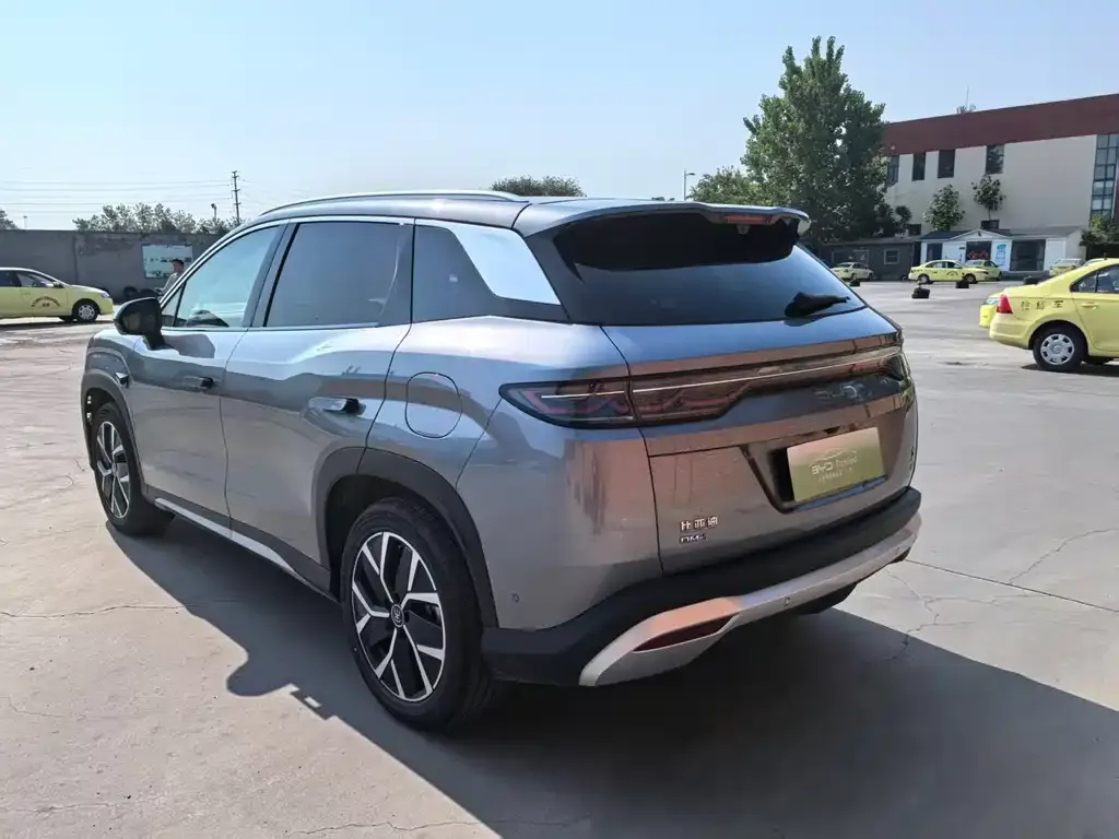 BYD L DM-i — фото 3
