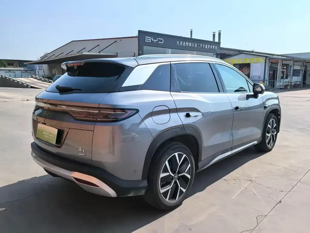 BYD L DM-i — фото 6