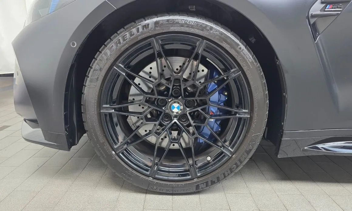BMW M4 — фото 4