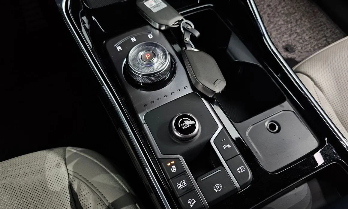 Kia Sorento — фото 10