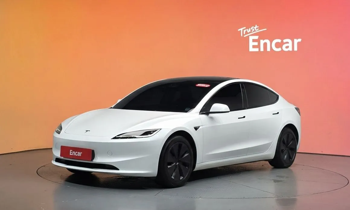 Tesla Model 3 — фото 1