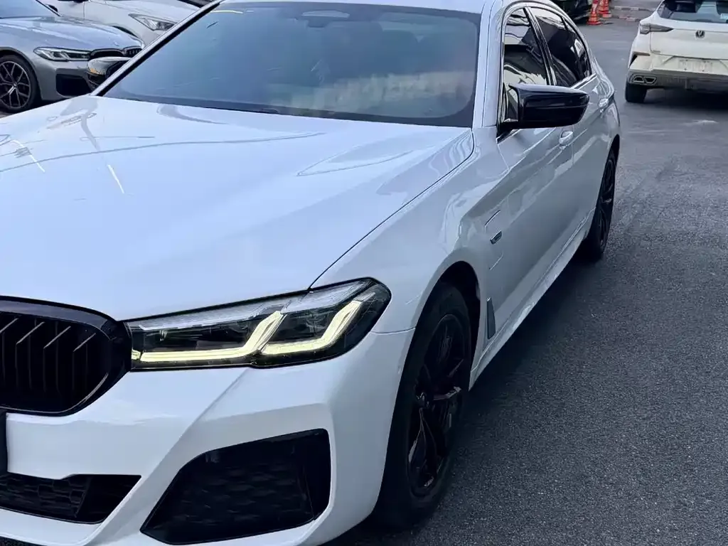 BMW 5 Series New Energy — фото 1