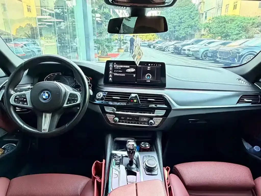 BMW 5 Series New Energy — фото 4