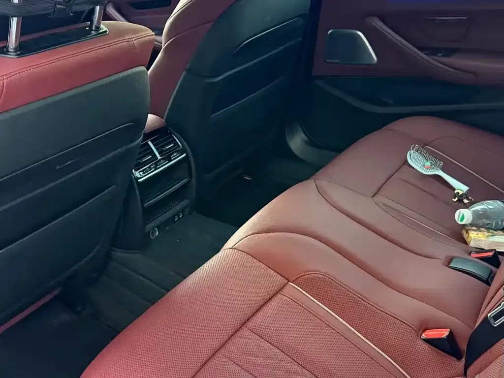 BMW 5 Series New Energy — фото 8