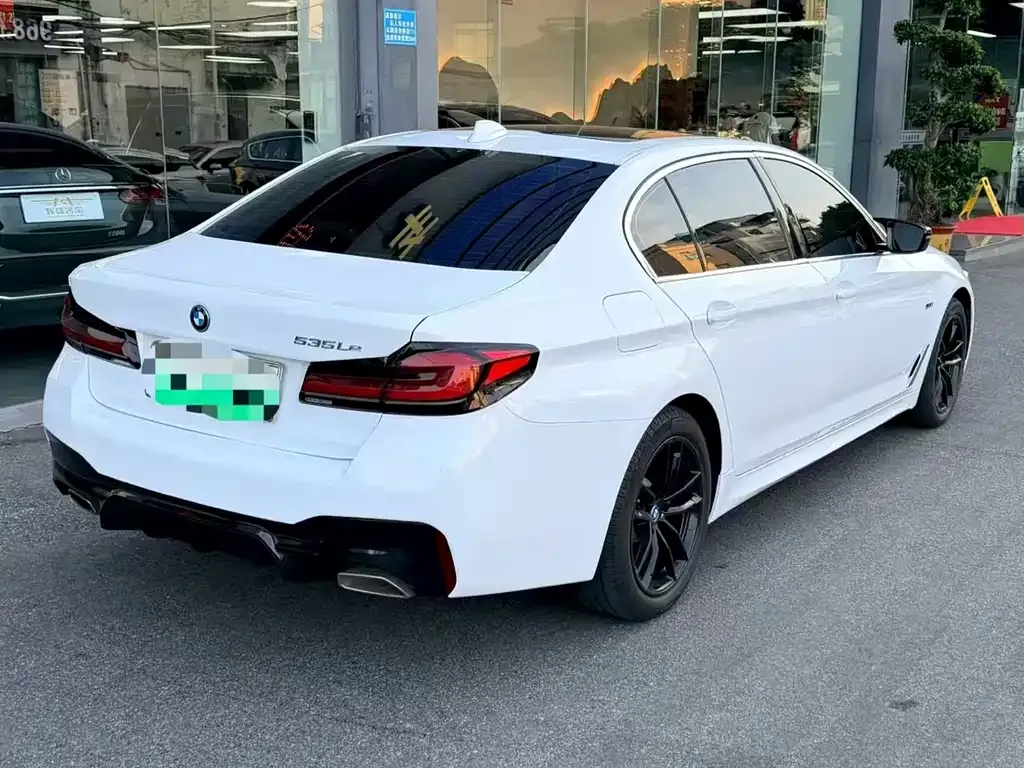 BMW 5 Series New Energy — фото 6