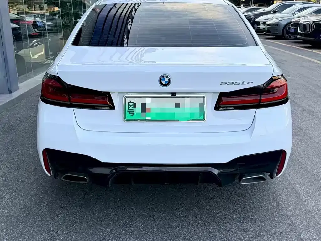 BMW 5 Series New Energy — фото 9