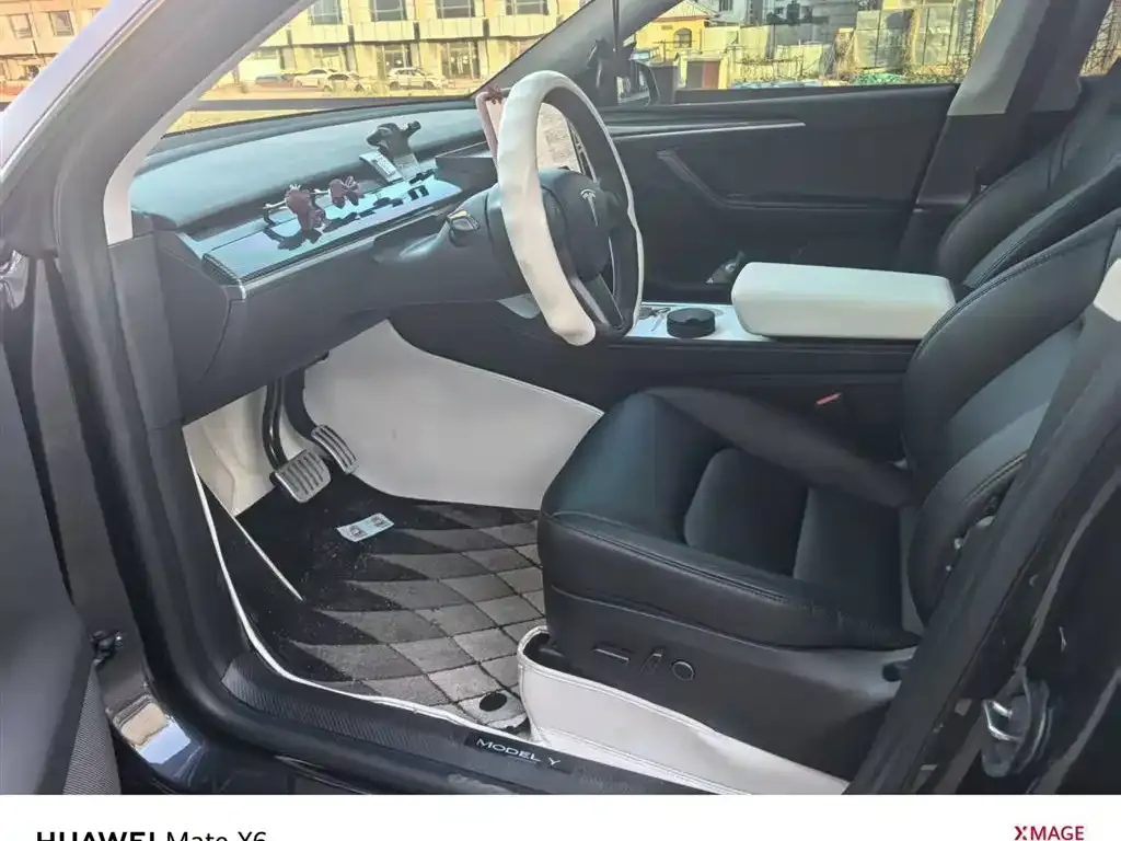 Tesla Model Y — фото 4