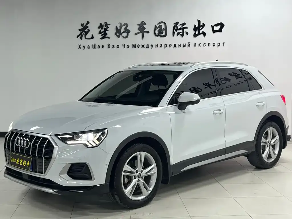 Audi Q3 — фото 1