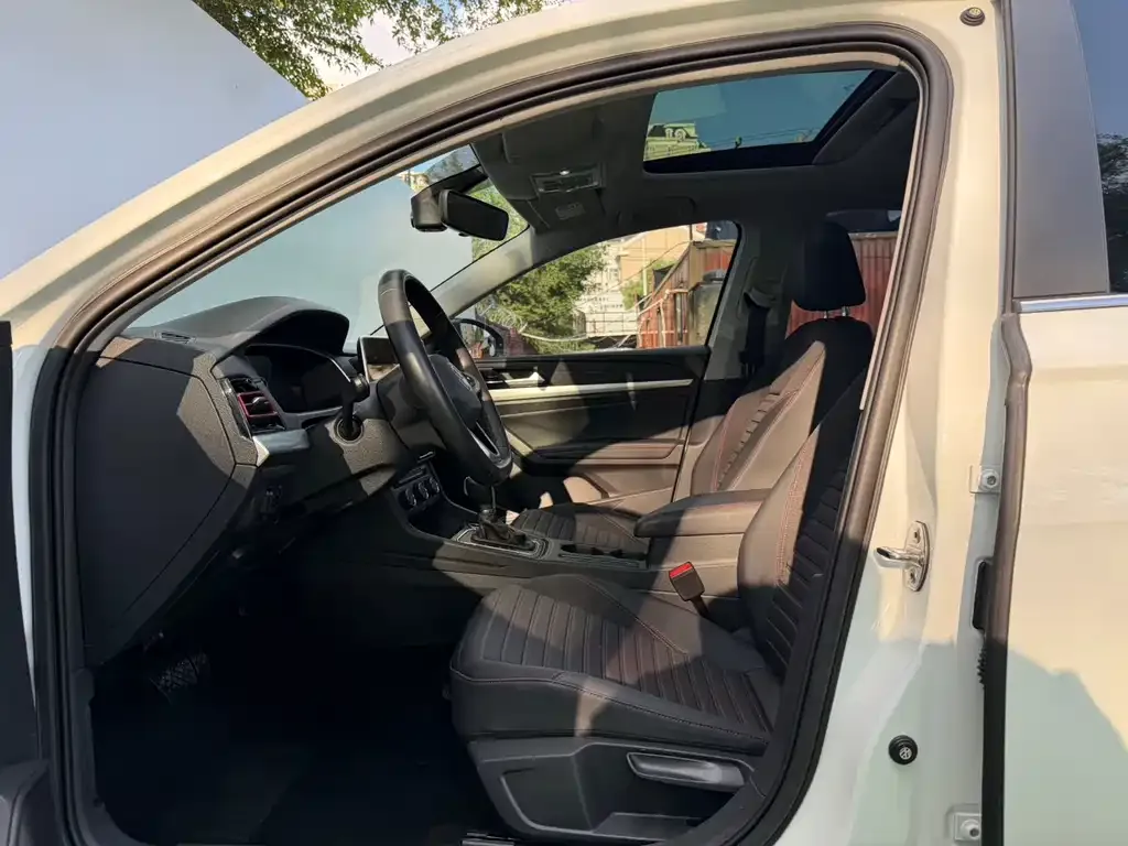 Volkswagen Lavida 2023 из CN, фото 2