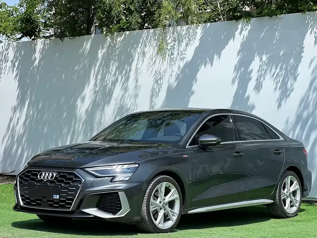 Audi A3 — фото 1