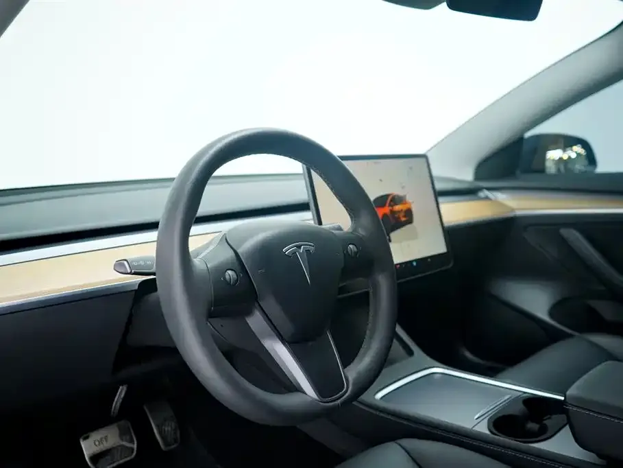 Tesla Model 3 — фото 5