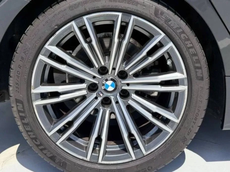 BMW 3-Series 2022 из KR, фото 9