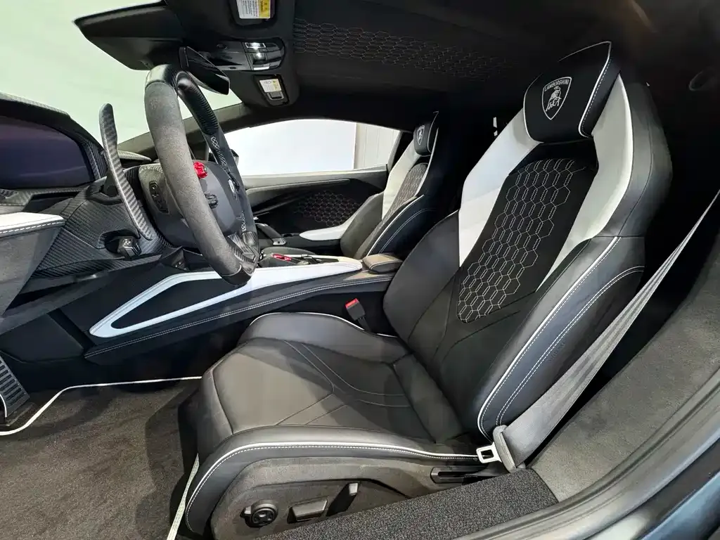 Lamborghini Revuelto 2025 из CN, фото 4