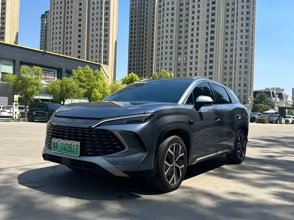 BYD L DM-i — фото 1