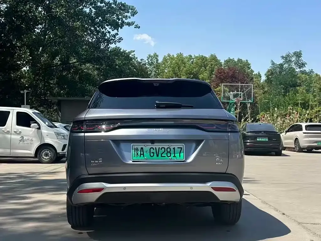 BYD L DM-i — фото 8