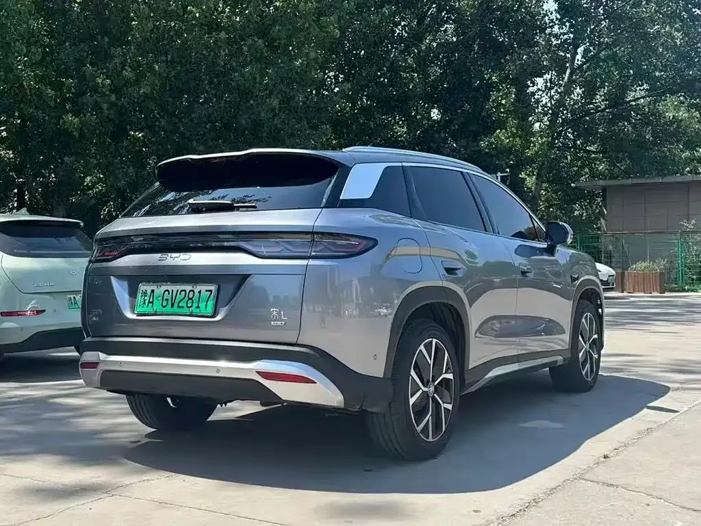BYD L DM-i — фото 9