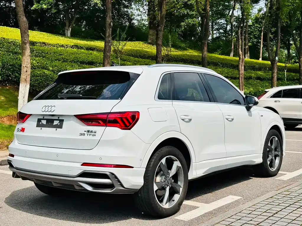 Audi Q3 — фото 10