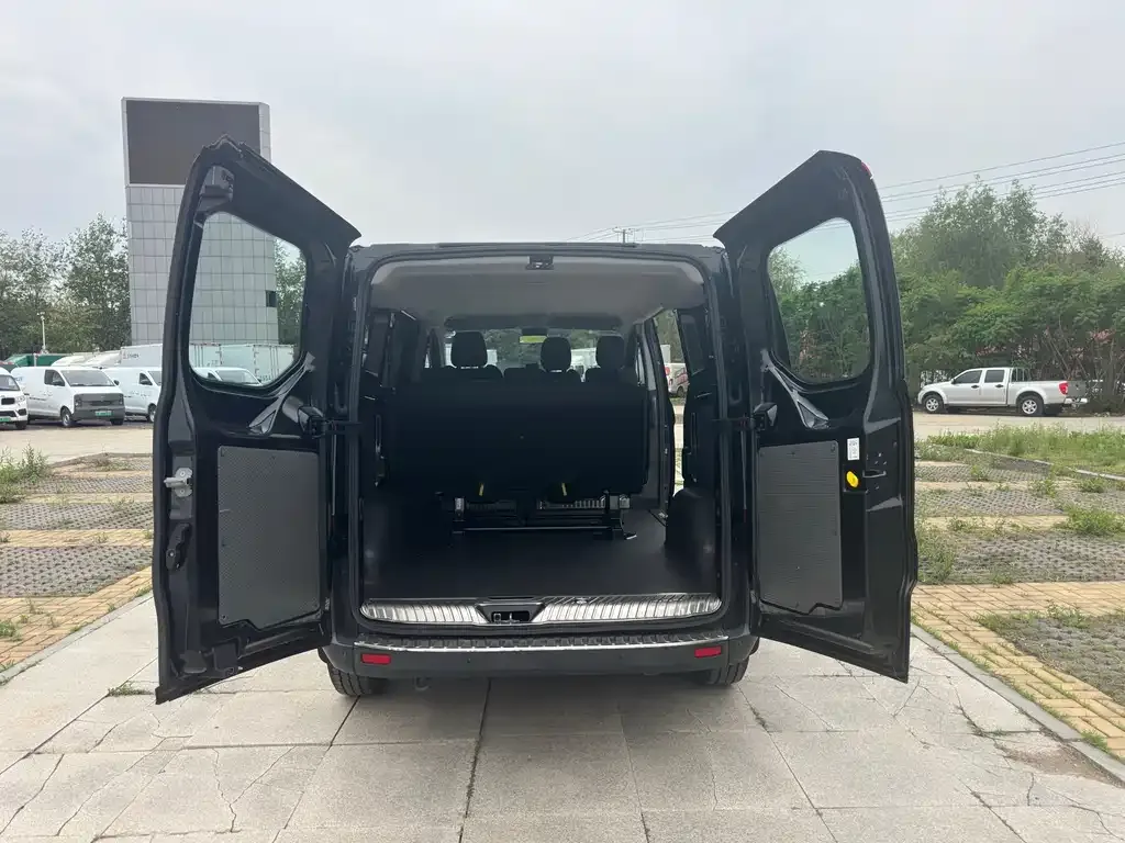 Ford Transit 2023 из CN, фото 2