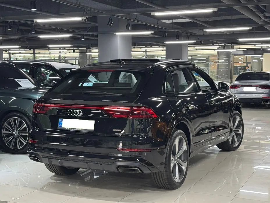 Audi Q8 — фото 5