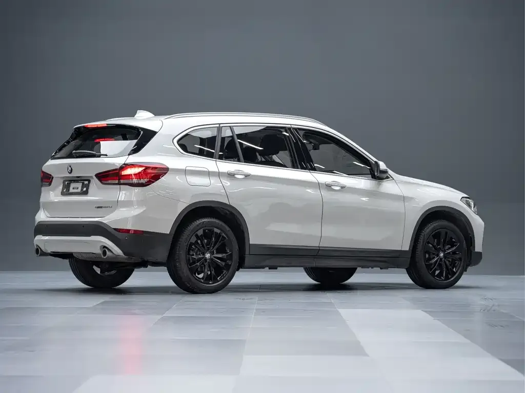 BMW X1 — фото 5