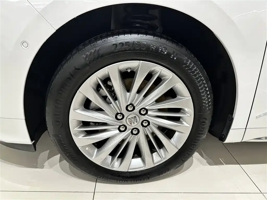 Buick Century 2023 из CN, фото 3
