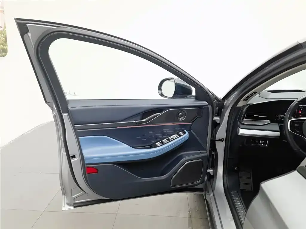 Lincoln Z 2024 из CN, фото 4
