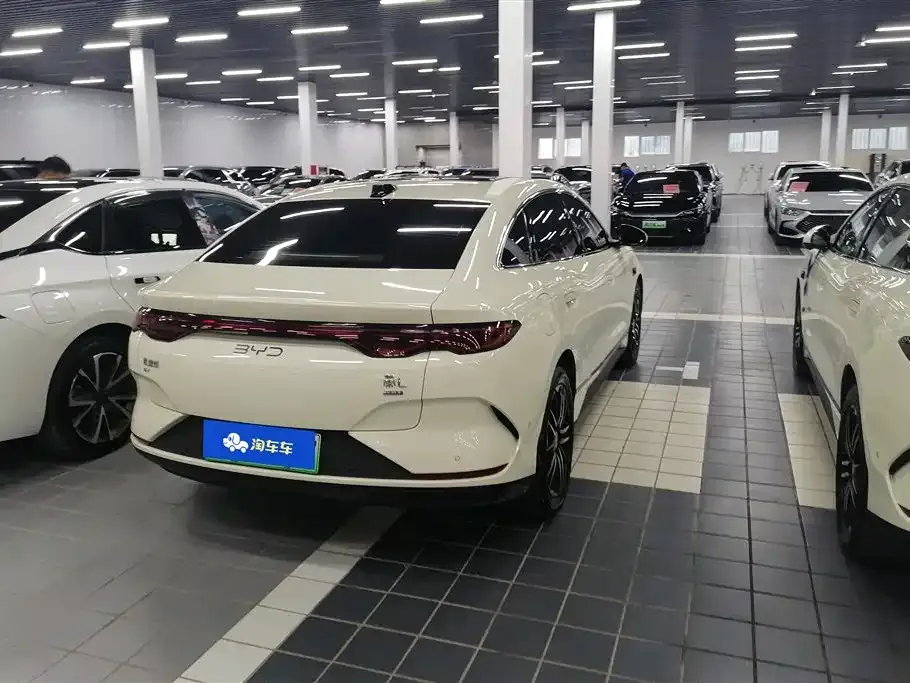 BYD Qin L — фото 10