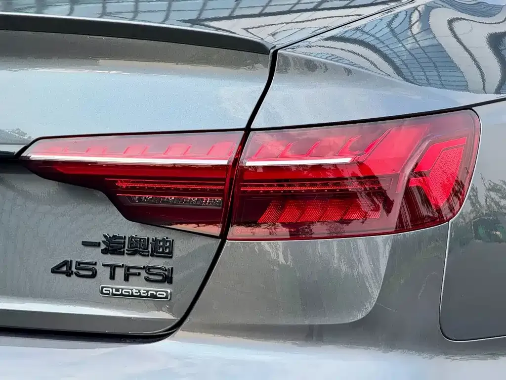 Audi A4L — фото 4