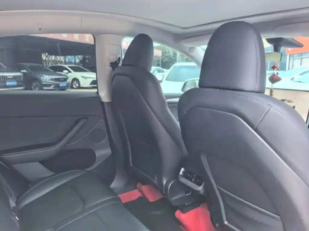 Tesla Model Y 2024 из CN, фото 2