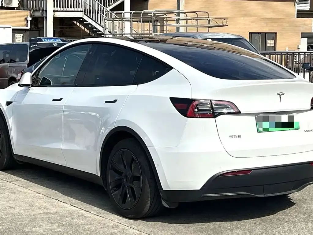 Tesla Model Y 2024 из CN, фото 8
