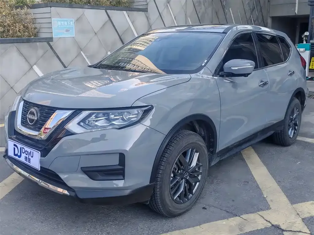 Nissan X-Trail — фото 1