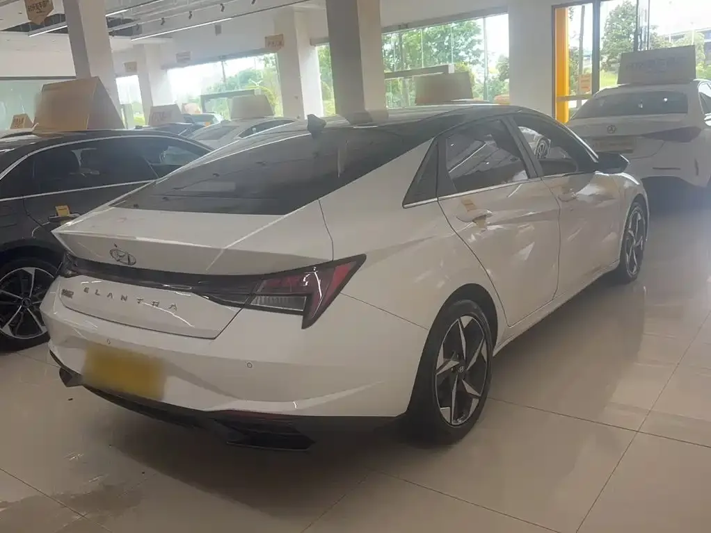 Hyundai Elantra 2023 из CN, фото 6