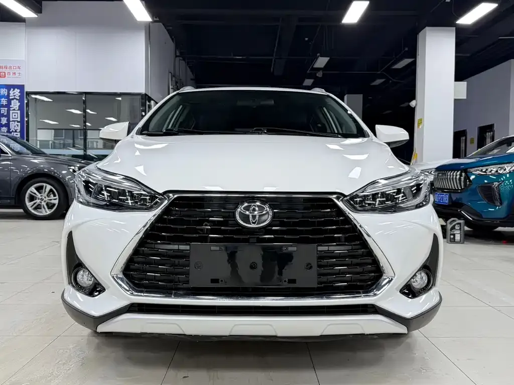 Toyota Yaris L — фото 8