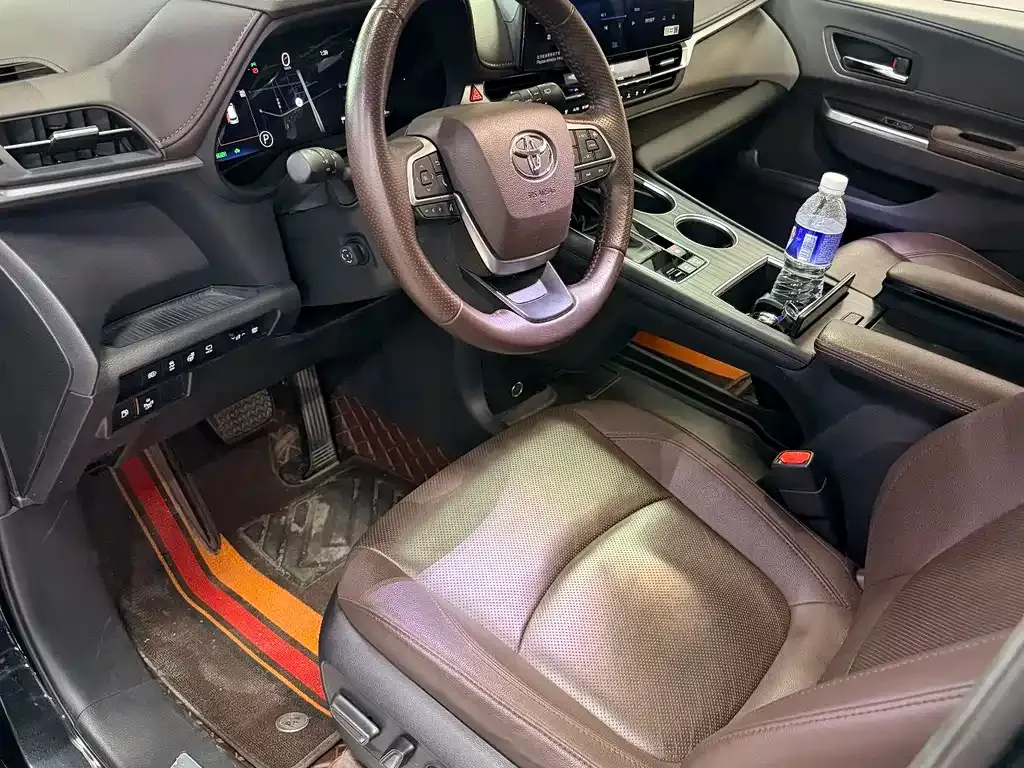 Toyota Granvia — фото 5