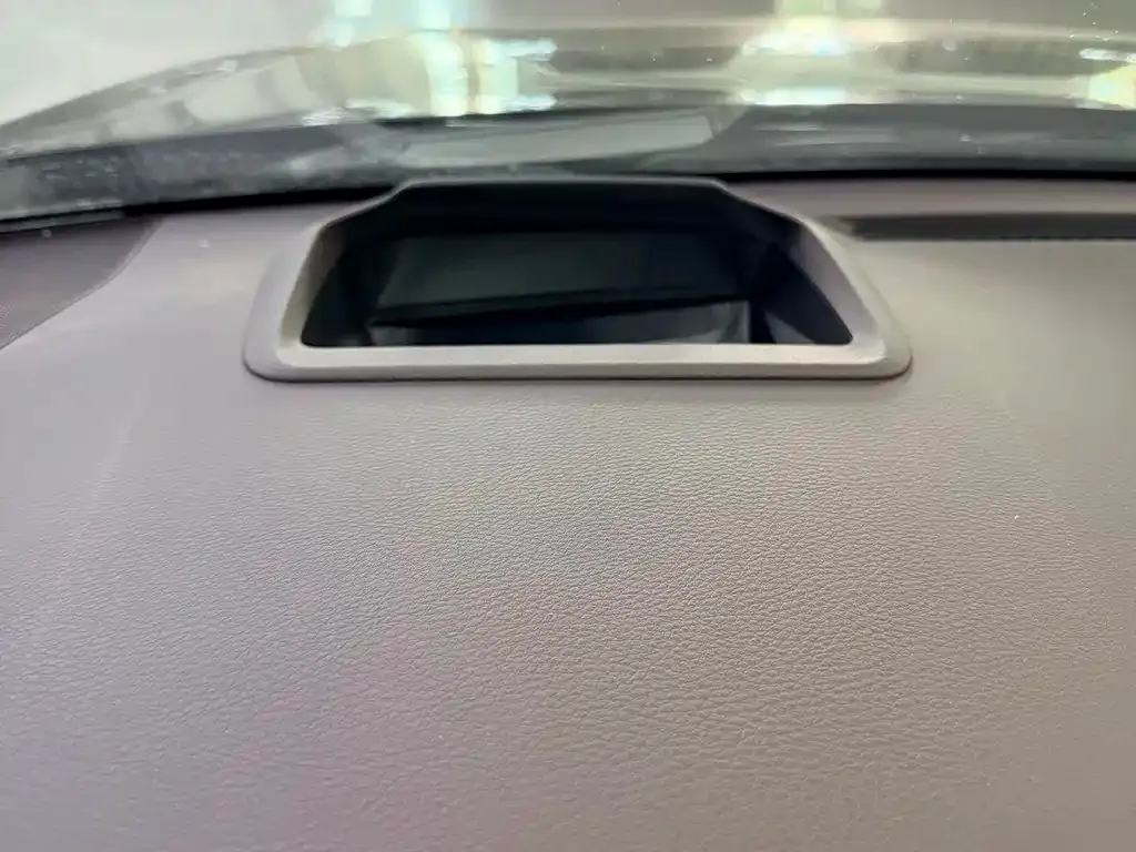 Toyota Granvia — фото 3