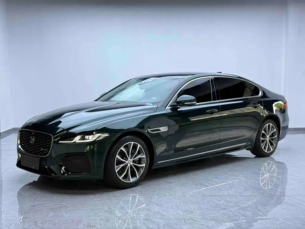 Jaguar XFL — фото 1