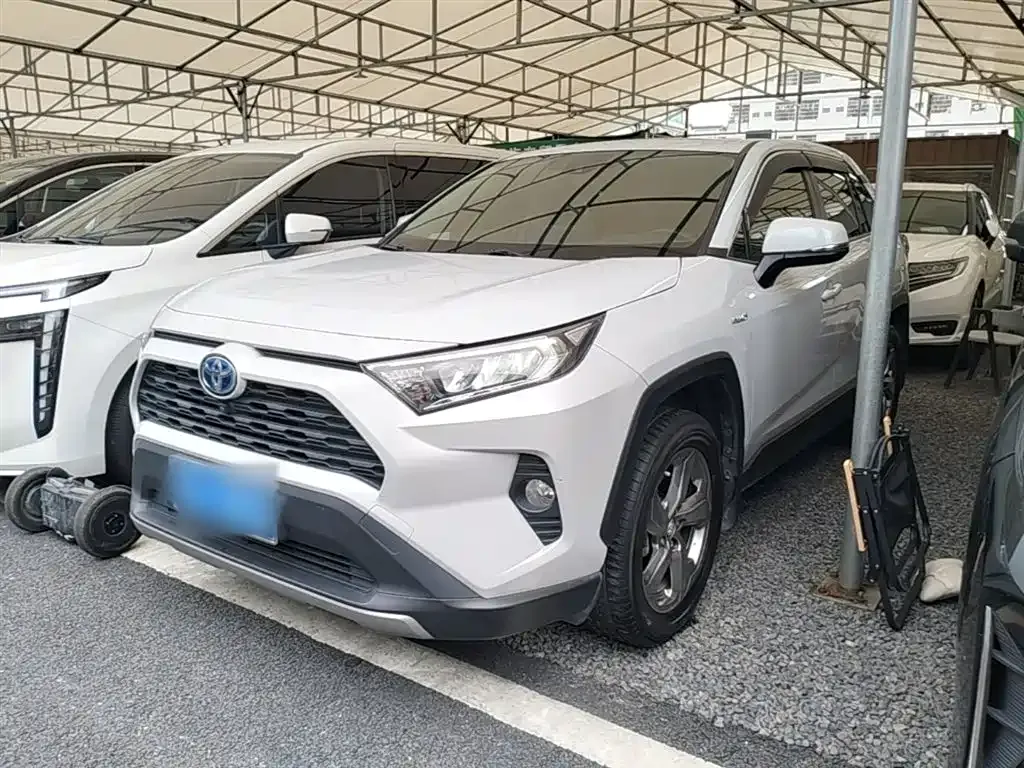 Toyota RAV4 — фото 3