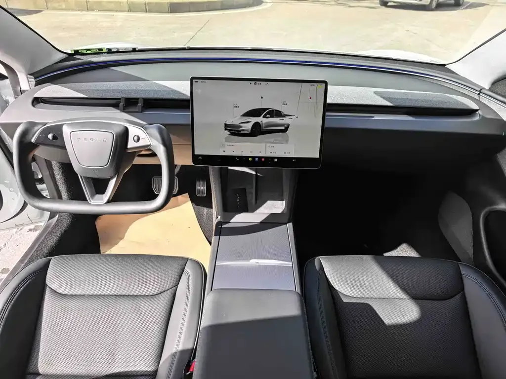 Tesla Model 3 — фото 7