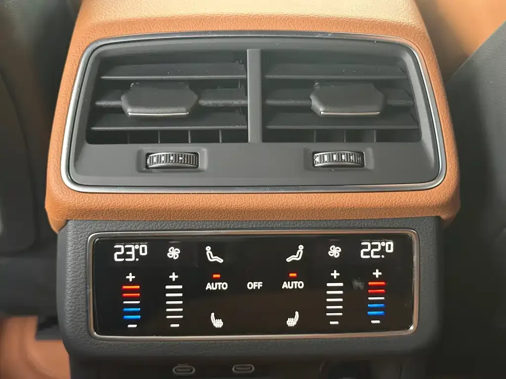 Audi A7L — фото 2