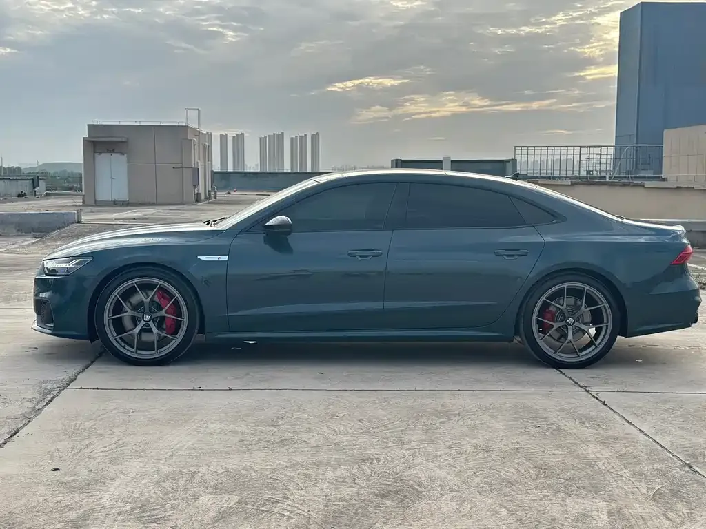 Audi A7L — фото 8