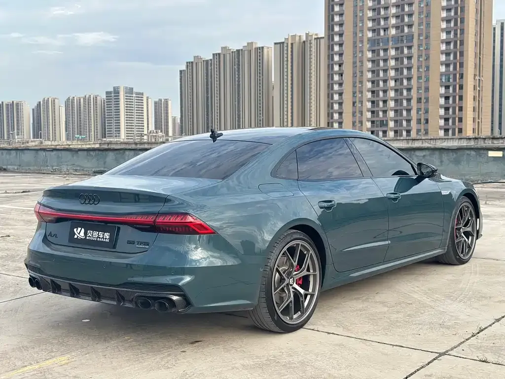Audi A7L — фото 7