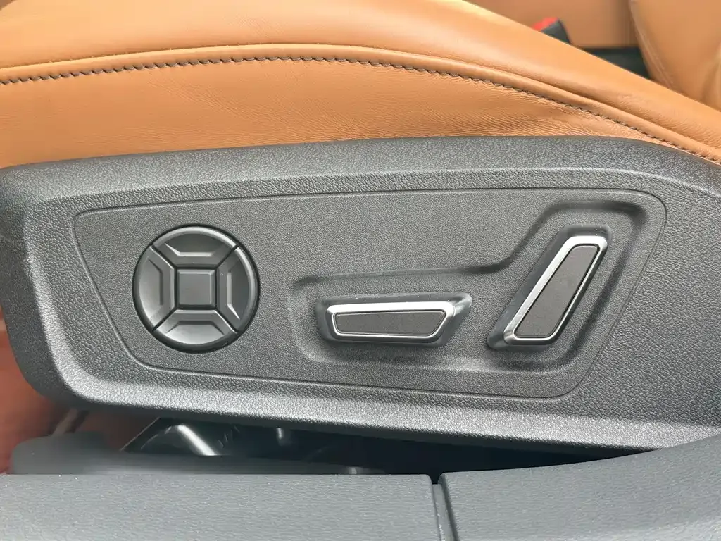 Audi A7L — фото 10