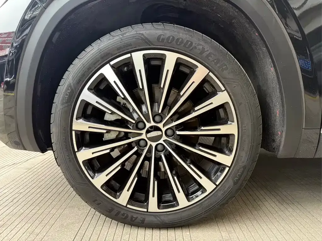 Geely Xingyue L — фото 4