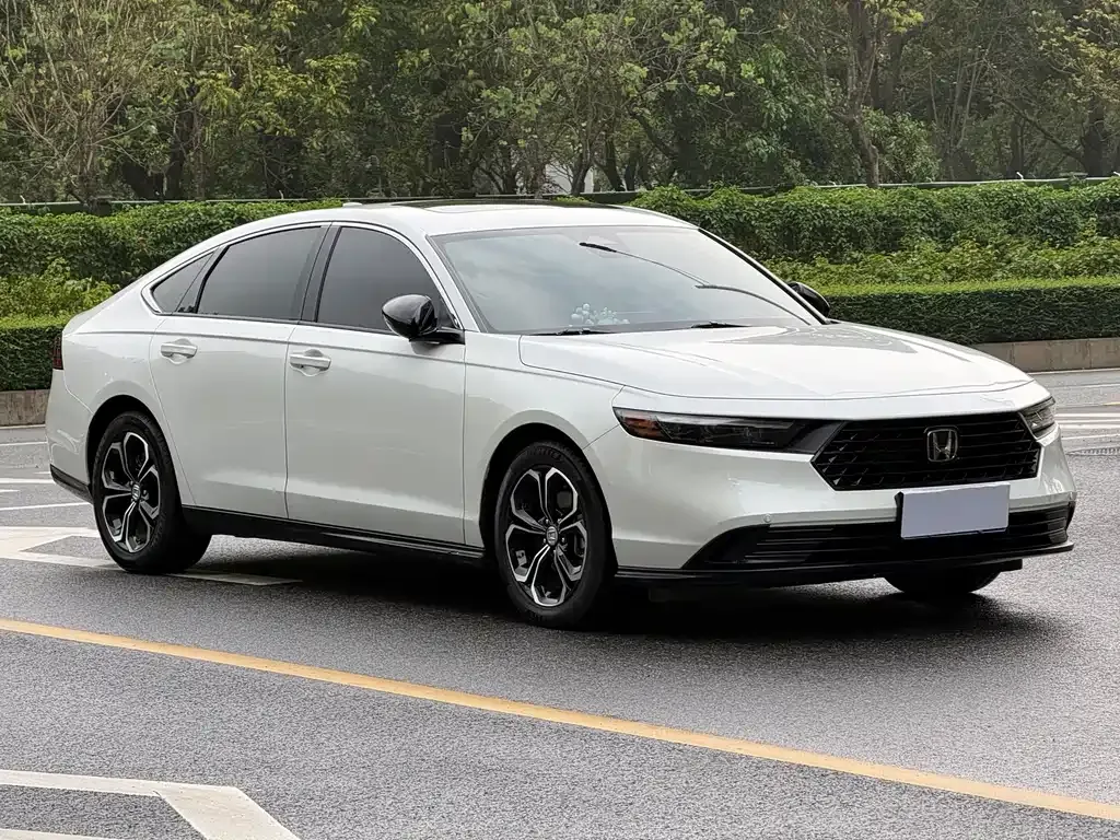 Honda Accord — фото 9